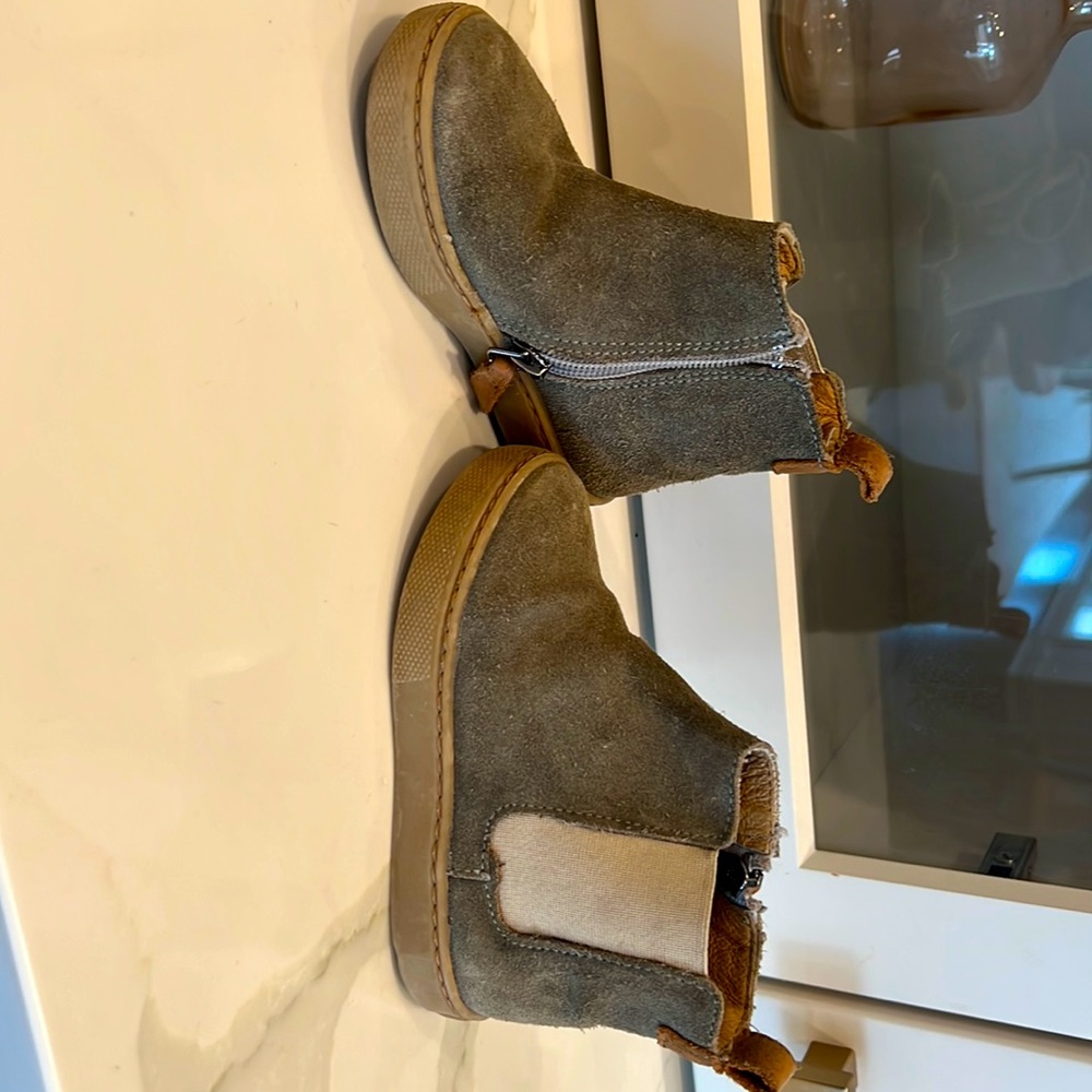 Freshly picked boots